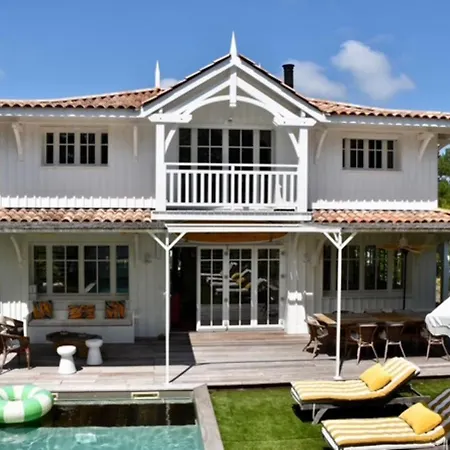 Acacia Villa *